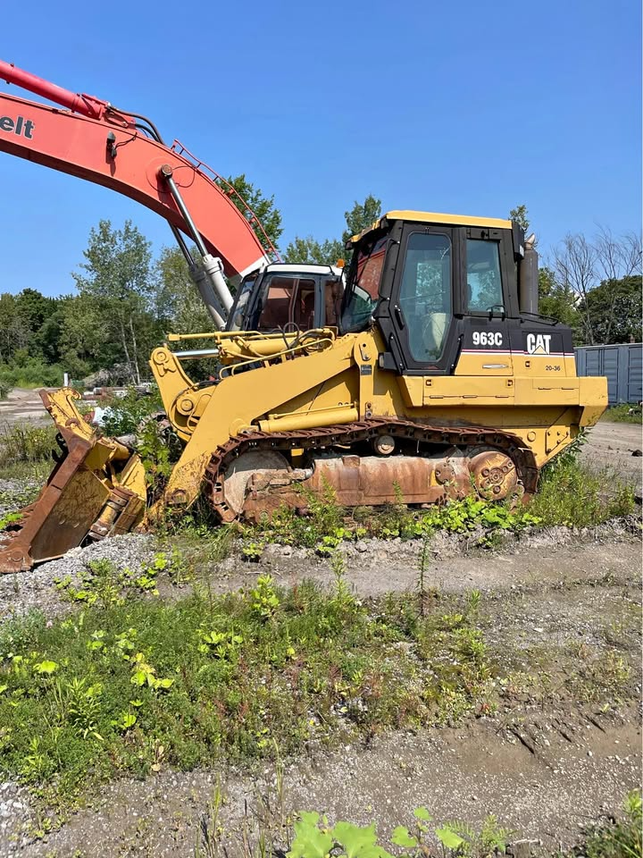 caterpillar-crawler-loader